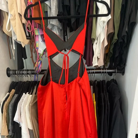 Cut Out Maxi Dress - Picture 2 of 2